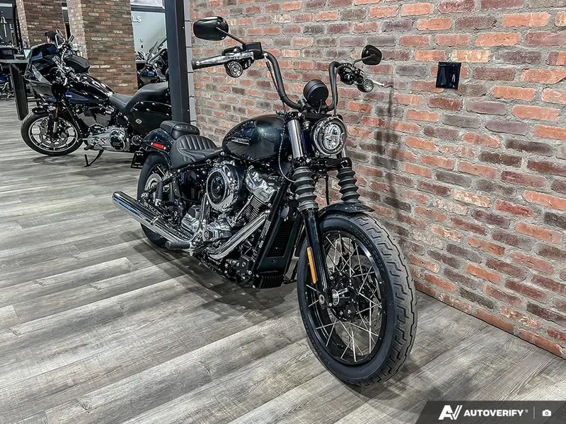 2025 Harley-Davidson FXBB - Street Bob® thumbnail 3
