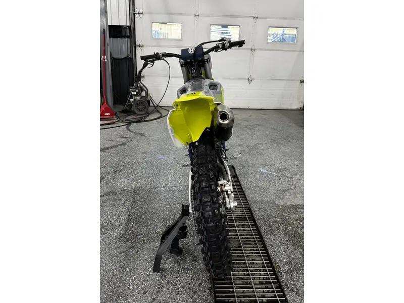 2024 Husqvarna FC 350 thumbnail 3