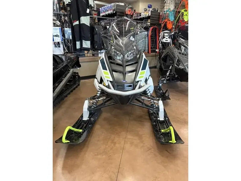 2025 Polaris 550 VOYAGEUR 155 ES