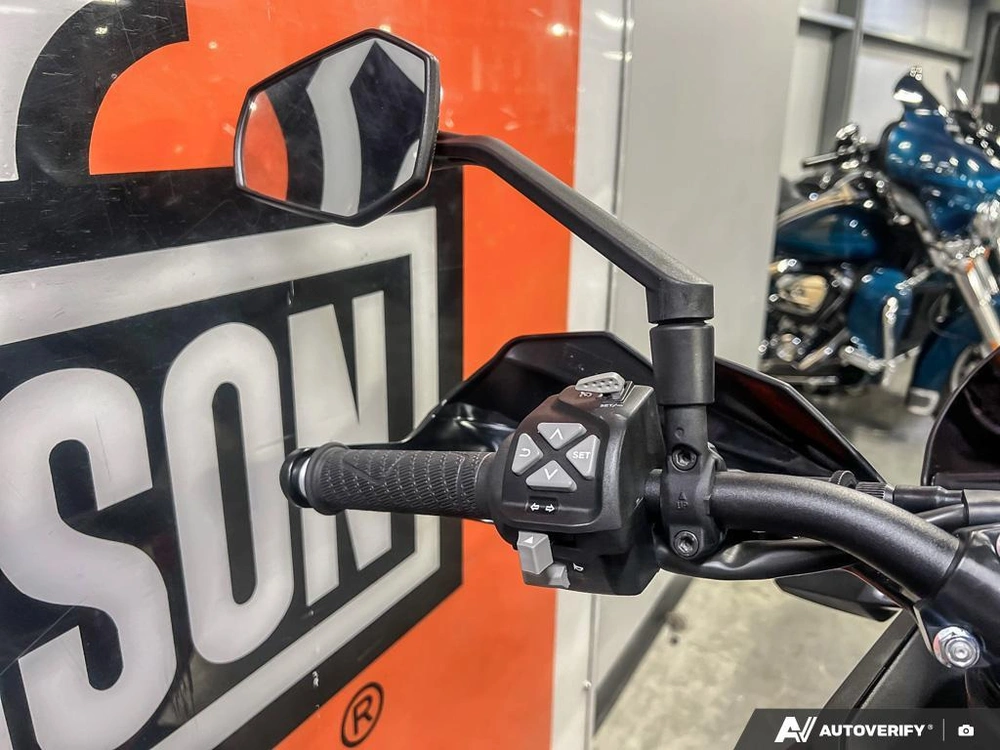 2024 Ktm 890 Smt alt