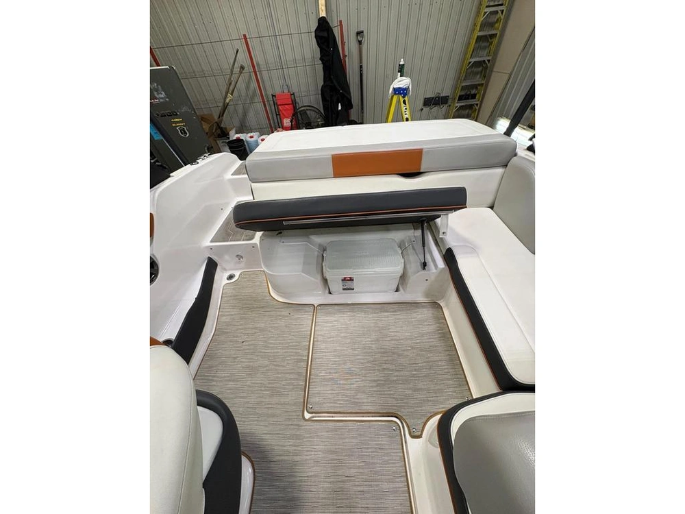 Regal 19 Surf 2019 alt