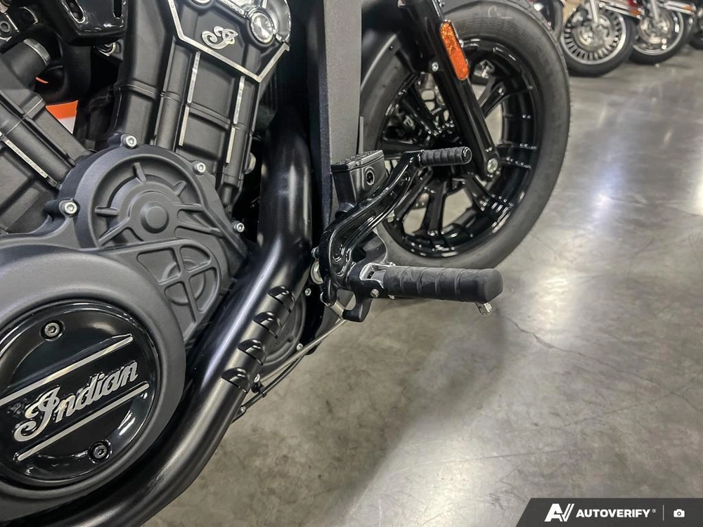 2022 Indian Motorcycle Scout® Bobber Abs Black Metallic alt