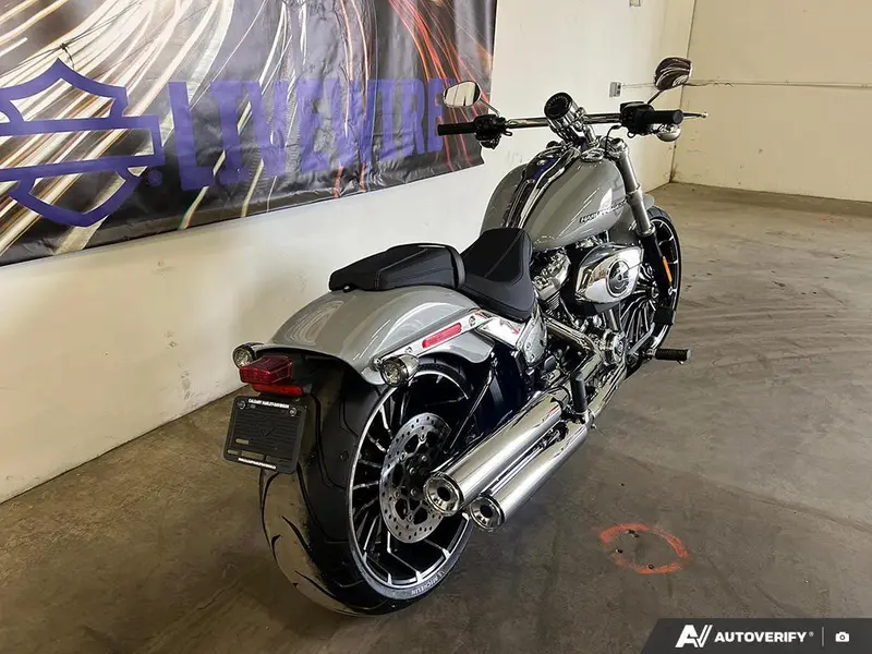 2025 Harley-Davidson FXBR - Breakout™ thumbnail 5