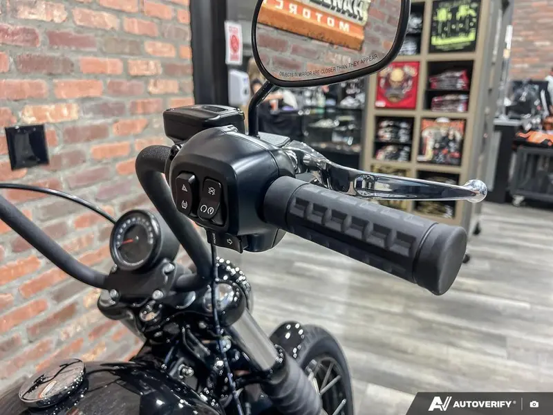 2025 Harley-Davidson FXBB - Street Bob® thumbnail 16