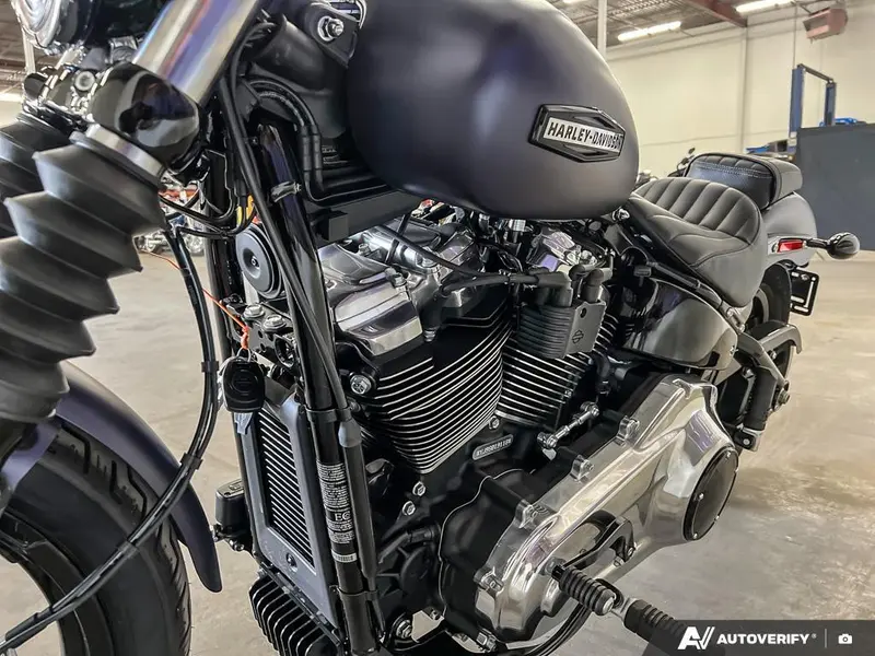 2025 Harley-Davidson FXBB - Street Bob® thumbnail 17