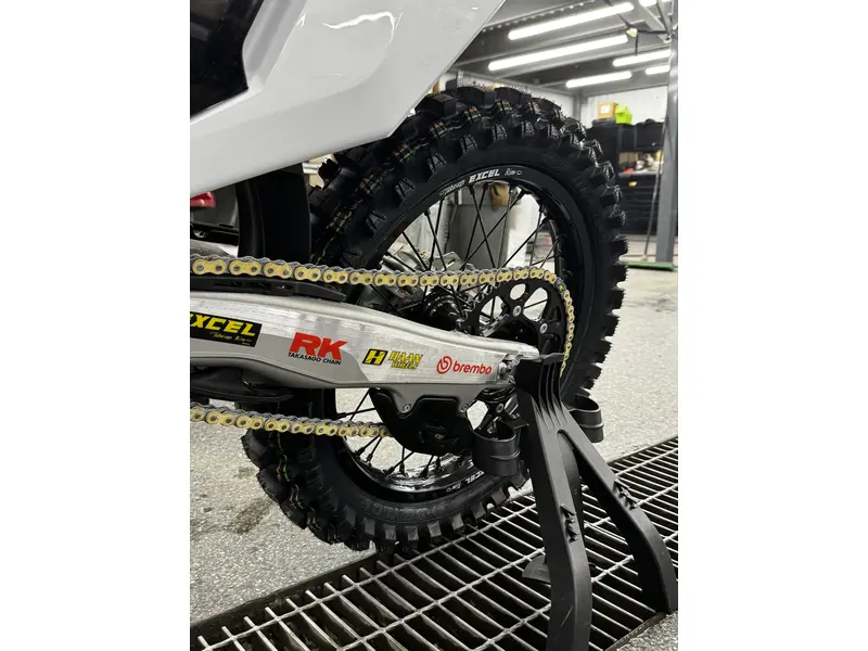 2024 Husqvarna FC 450 ROCKSTAR ED thumbnail 14