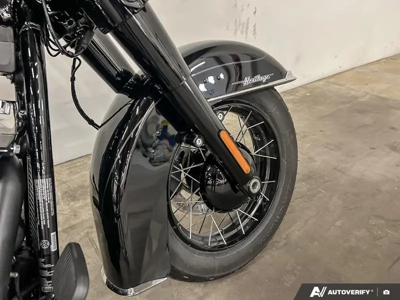 2025 Harley-Davidson FLHC - Heritage Classic thumbnail 8