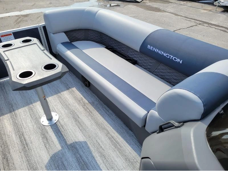 2025 Bennington Marine S21 Stern Radius 3t Express alt