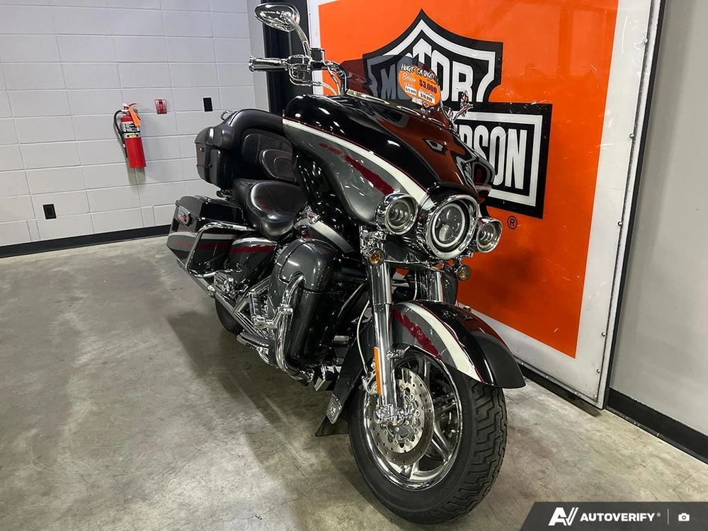 2006 Harley-davidson Flhtcuse Cvo Ultra Classic alt