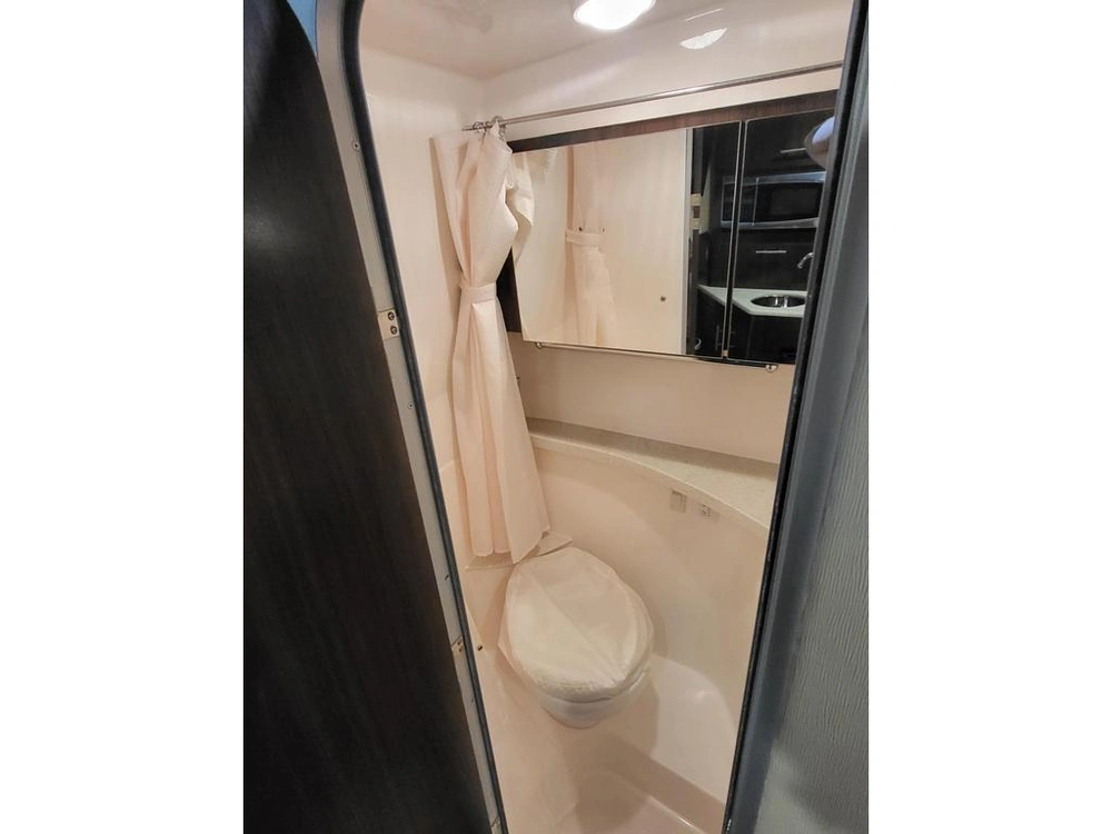 Air Nautique Regal Express 28 2016 alt