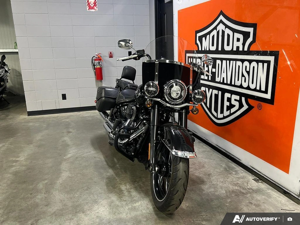 2018 Harley-davidson Flhcs - Softail® Heritage Classic 114 alt