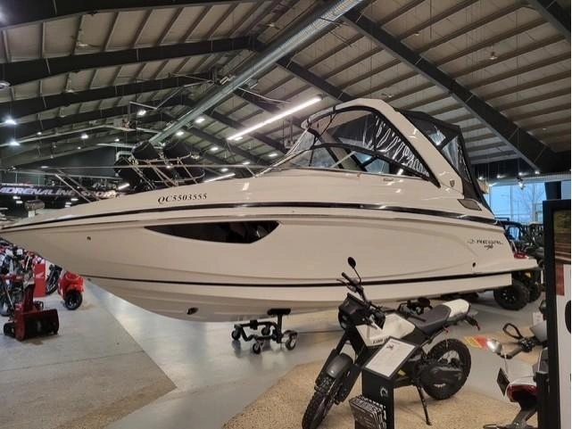 Air Nautique Regal Express 28 2016 alt