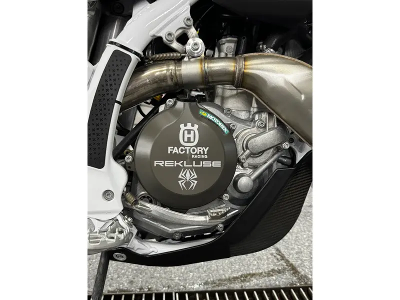 2024 Husqvarna FC 450 ROCKSTAR ED thumbnail 15