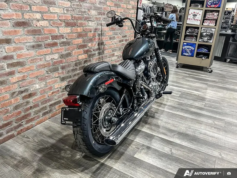 2025 Harley-Davidson FXBB - Street Bob® thumbnail 5