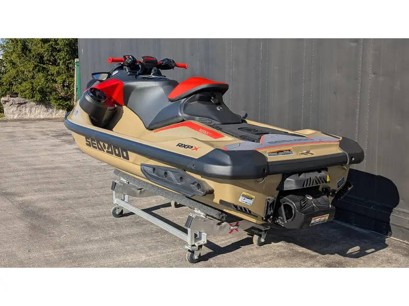 2025 Sea-Doo RXP-X 325 thumbnail 3