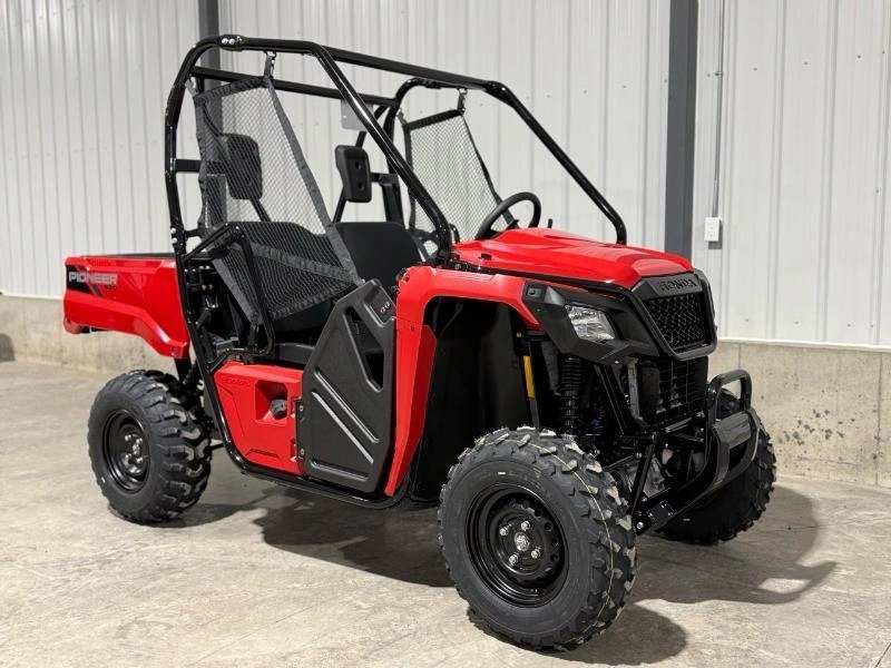 2026 Honda Pioneer 520 alt