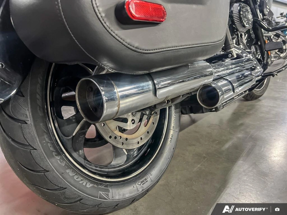 2018 Harley-davidson Flhcs - Softail® Heritage Classic 114 alt