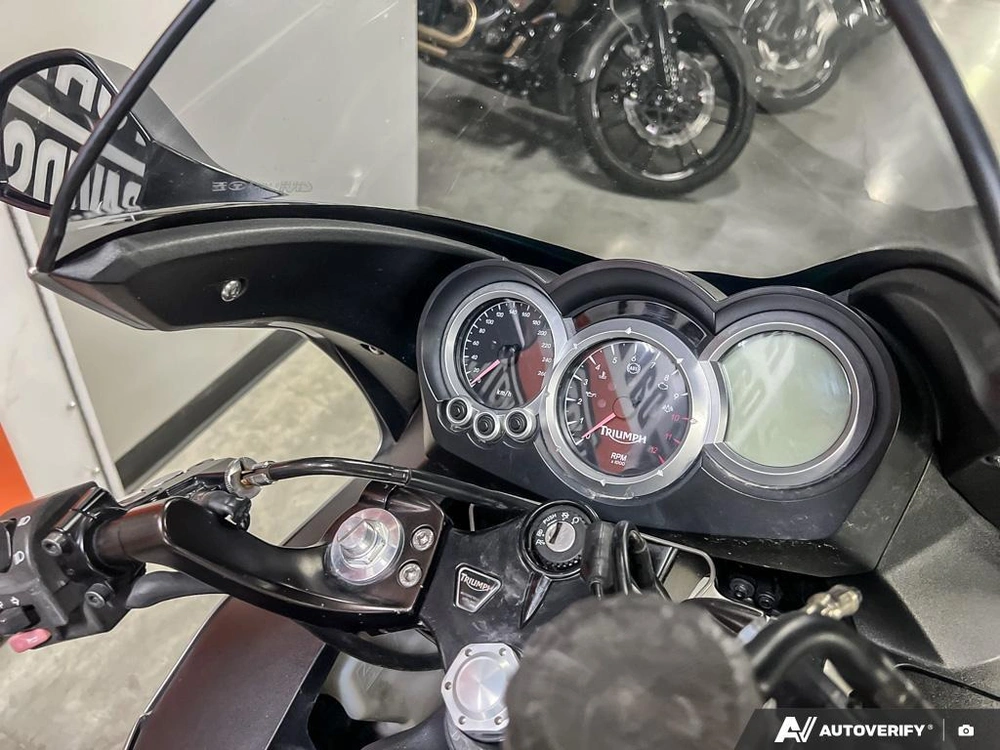 2011 Triumph Sprint Gt Sprint Gt 1050 alt