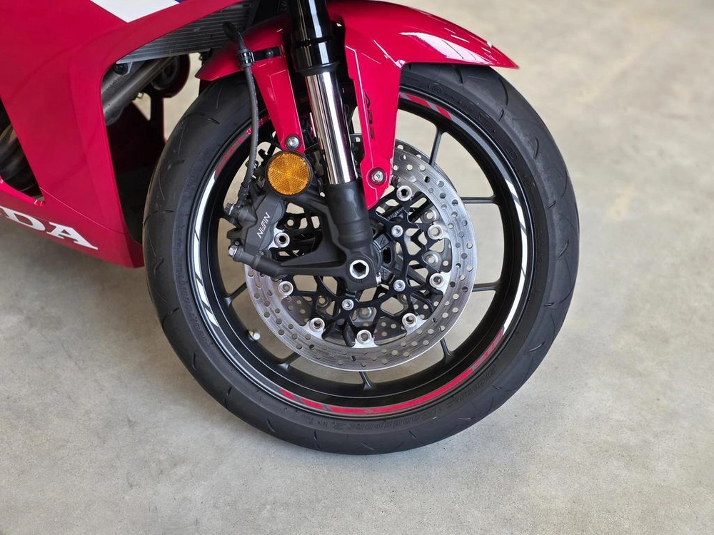 Honda Cbr650r E-clutch 2025 alt