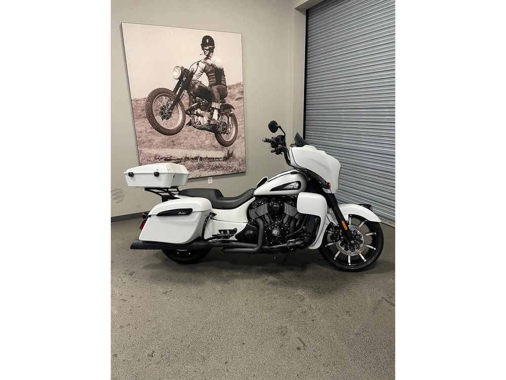 2019 Indian Motorcycle Chieftain Dark Horse alt