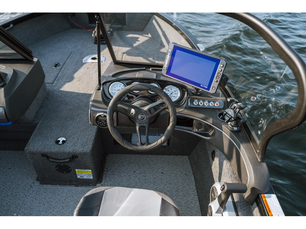 2026 Crestliner 1750 Hawk Wt Jumpseat White alt