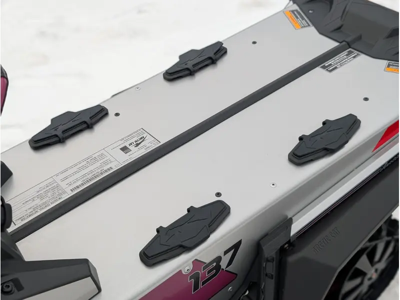 2026 Arctic Cat ZR 858 137 EXT EPS CN | 🏁 EXT 137 – performance sentier + technologie EPS 🏁 | Direction Assistée