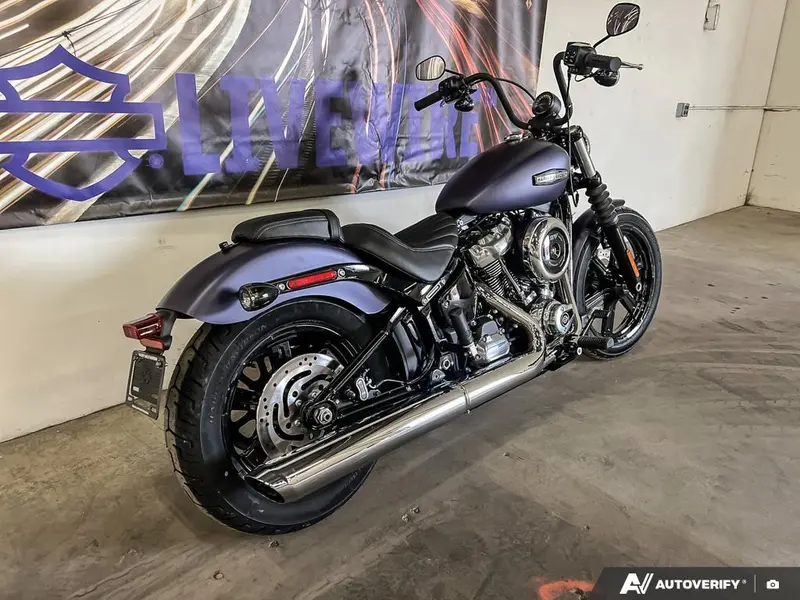 2025 Harley-Davidson FXBB - Street Bob® thumbnail 24