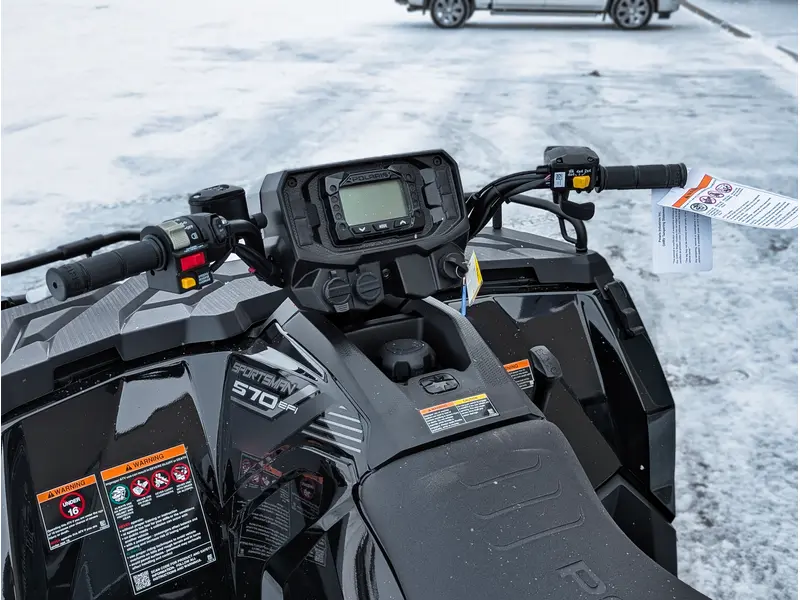 2026 Polaris Sportsman 570 Trail // Onyx Black