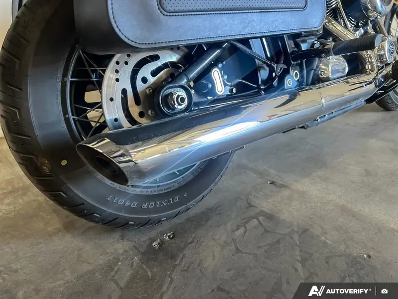 2025 Harley-Davidson FXBB - Street Bob® thumbnail 12