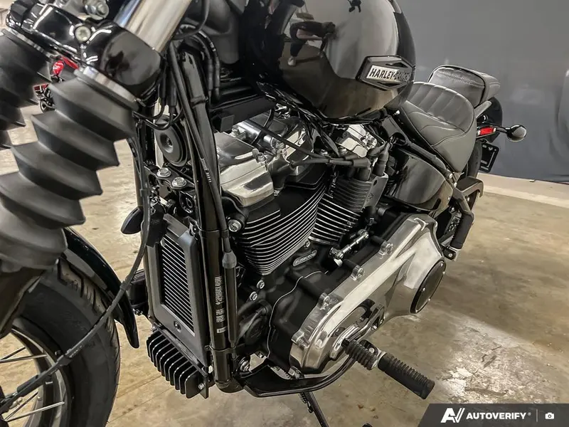 2025 Harley-Davidson FXBB - Street Bob® thumbnail 17