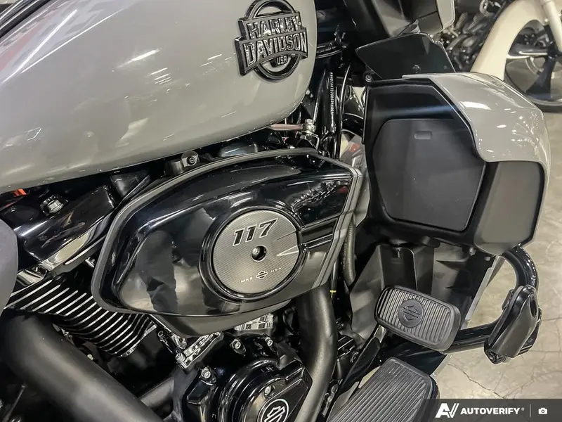2025 Harley-Davidson FLHXU - Street Glide® Ultra thumbnail 10
