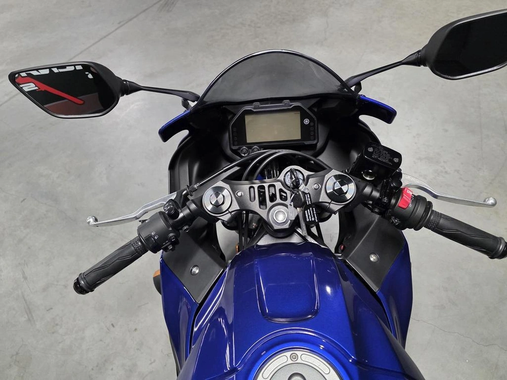 Yamaha Yzf-r3 2024 alt