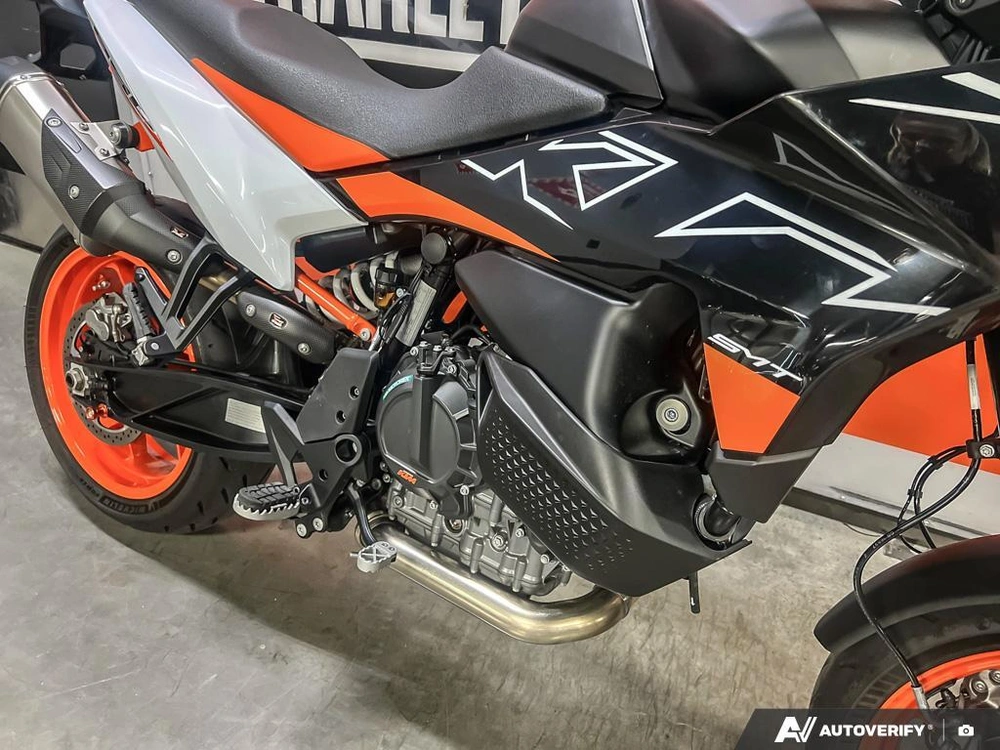 2024 Ktm 890 Smt alt