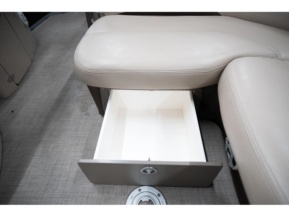 2016 Regency 254dl3 alt