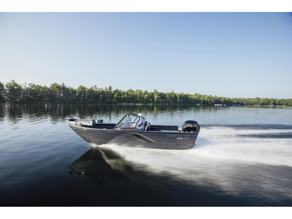 2026 Crestliner 1750 Hawk Wt Jumpseat White alt