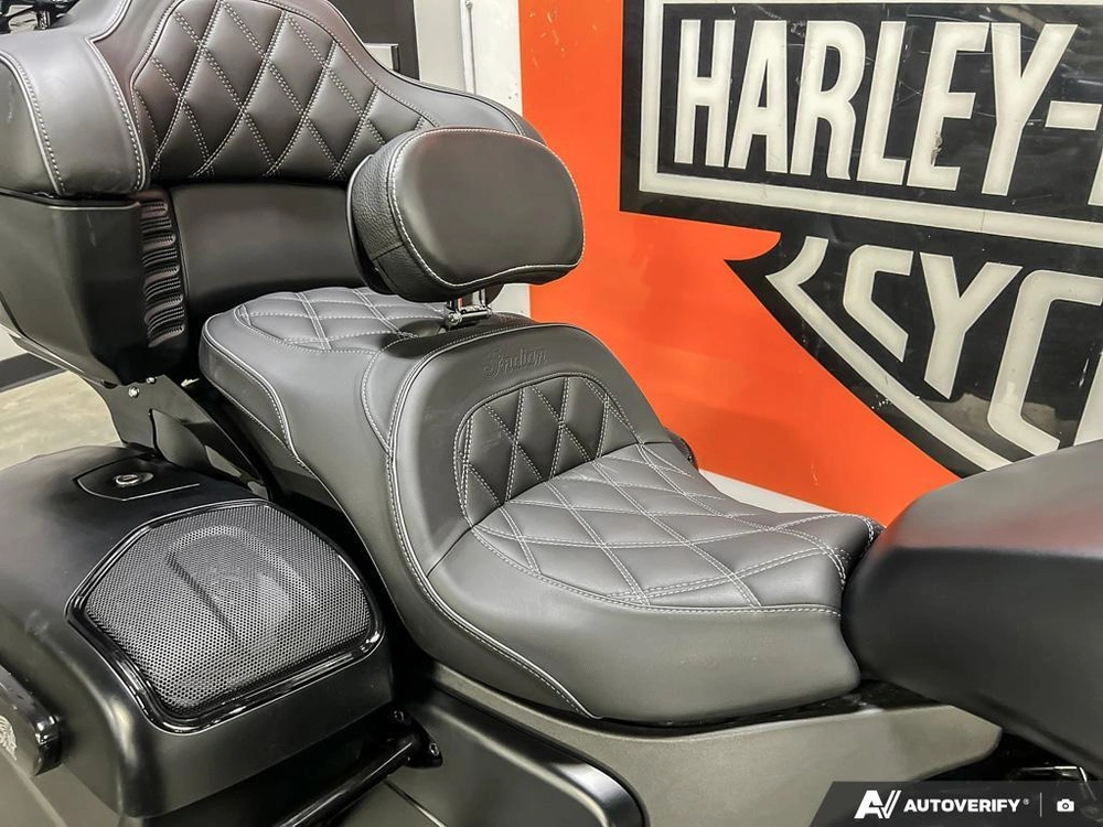 2024 Indian Motorcycle Pursuit® Dark Horse® Black Smoke alt