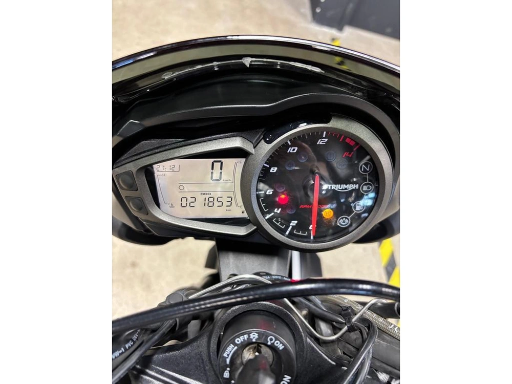 Triumph Street Triple 2020 alt