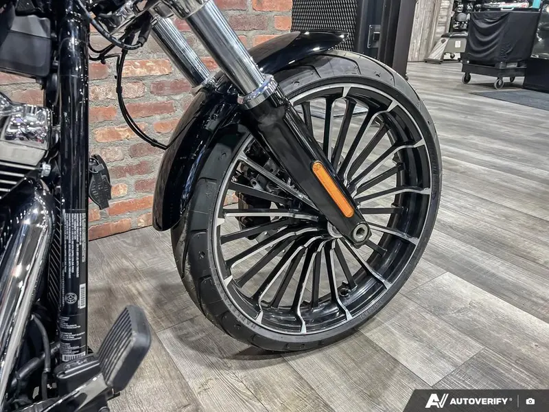 2025 Harley-Davidson FXBR - Breakout™ thumbnail 8