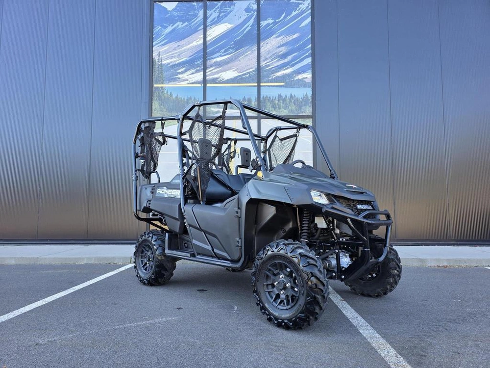 Honda Pioneer 700-4p Dlx Sxs7m4ds 2025 alt