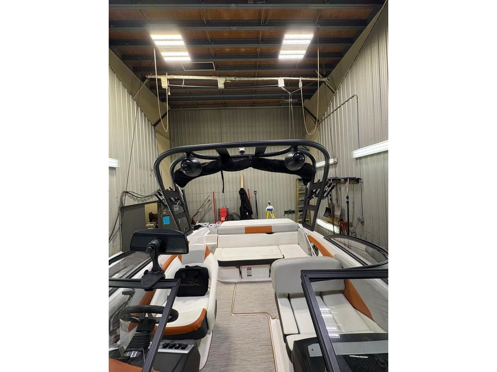 Regal 19 Surf 2019 alt