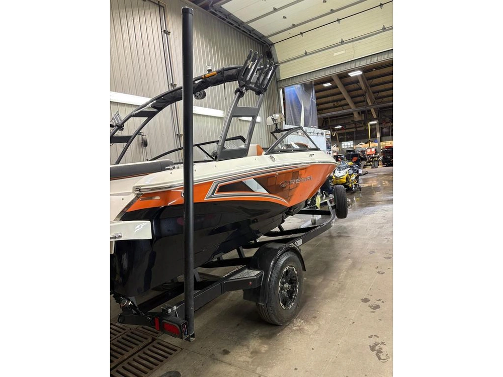Regal 19 Surf 2019 alt