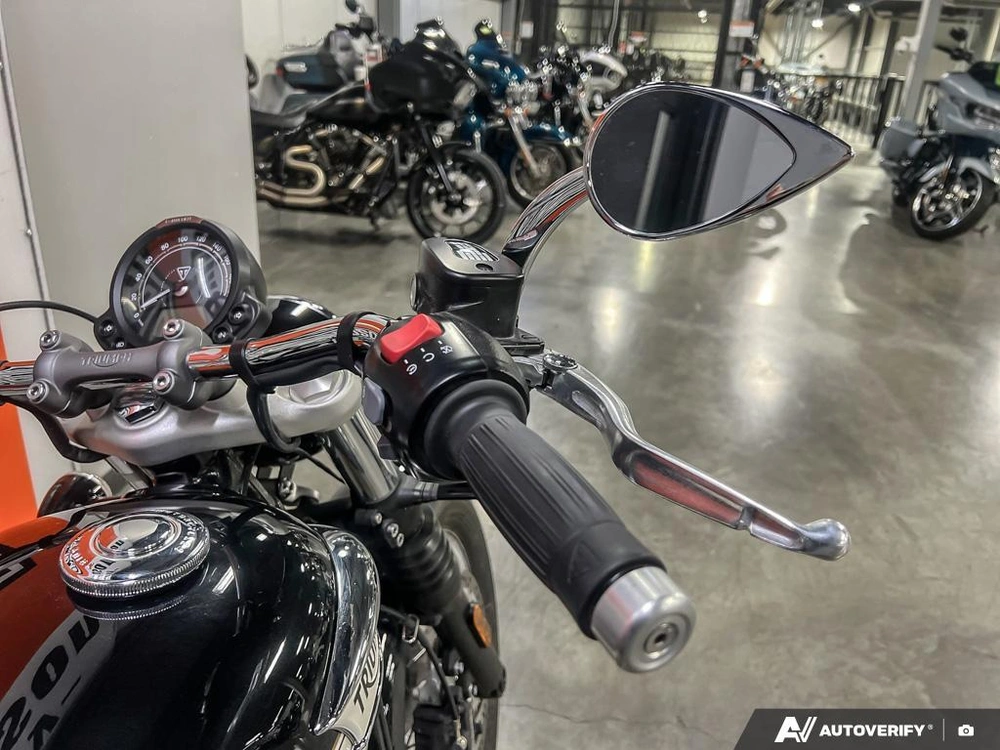 2023 Triumph Bonneville Speedmaster Sapphire Black/fusion White alt