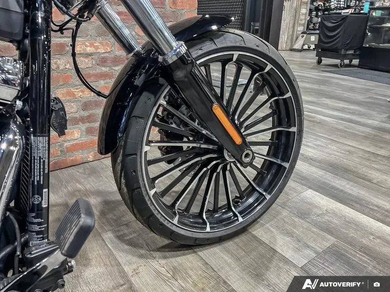 2025 Harley-Davidson FXBR - Breakout™ thumbnail 8