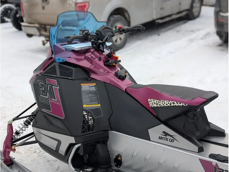 2026 Arctic Cat ZR 858 137 EXT EPS CN | 🏁 EXT 137 – performance sentier + technologie EPS 🏁 | Direction Assistée