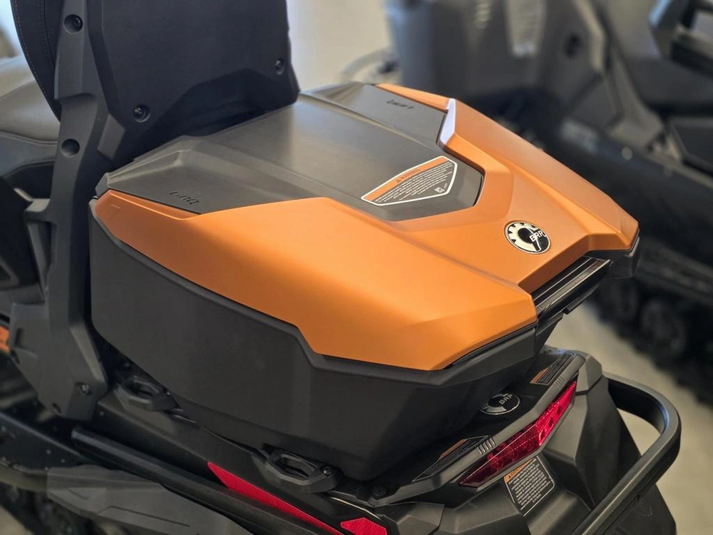 Ski-doo Grand Touring Le Platinum 2025 alt