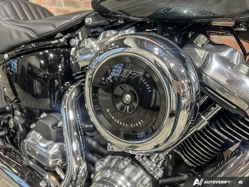 2025 Harley-Davidson FXBB - Street Bob® thumbnail 20