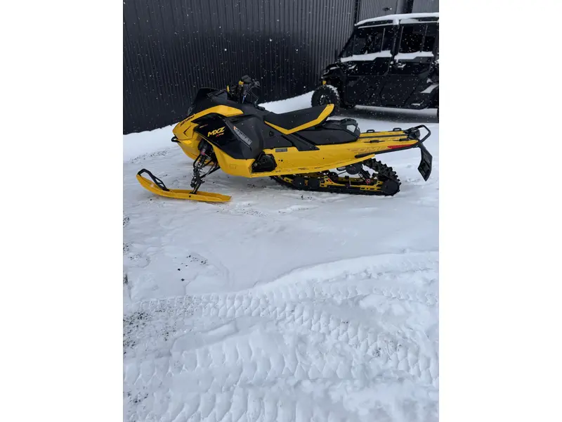 2025 Ski-Doo MXZ COMPETITION 850 TURBO Smart Shocks