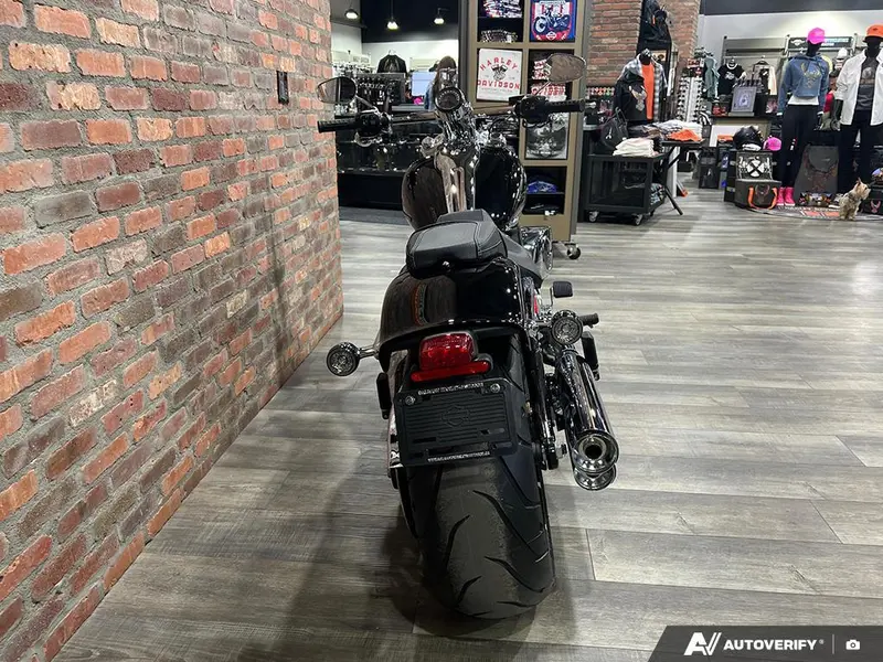 2025 Harley-Davidson FXBR - Breakout™ thumbnail 4