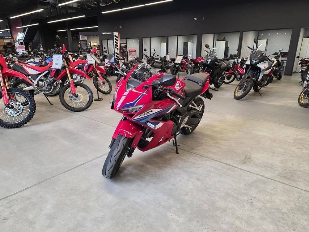 Honda Cbr650r E-clutch 2025 alt