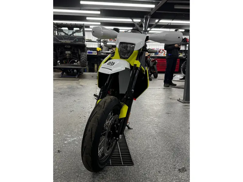 2026 Husqvarna 701 SUPERMOTO